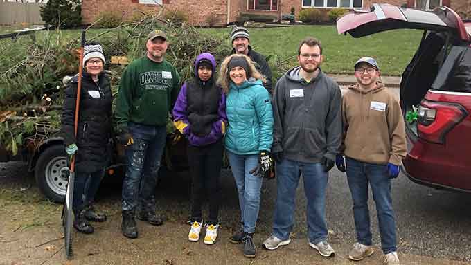 Love Our Community

SHARE THE LOVE OF JESUS IN OUR COMMUNITY.
Be part of a volunteer team that serves alongside our strategic partners throughout the Tri-State Area. Our partners are experts in serving the people in our community and we share a common
